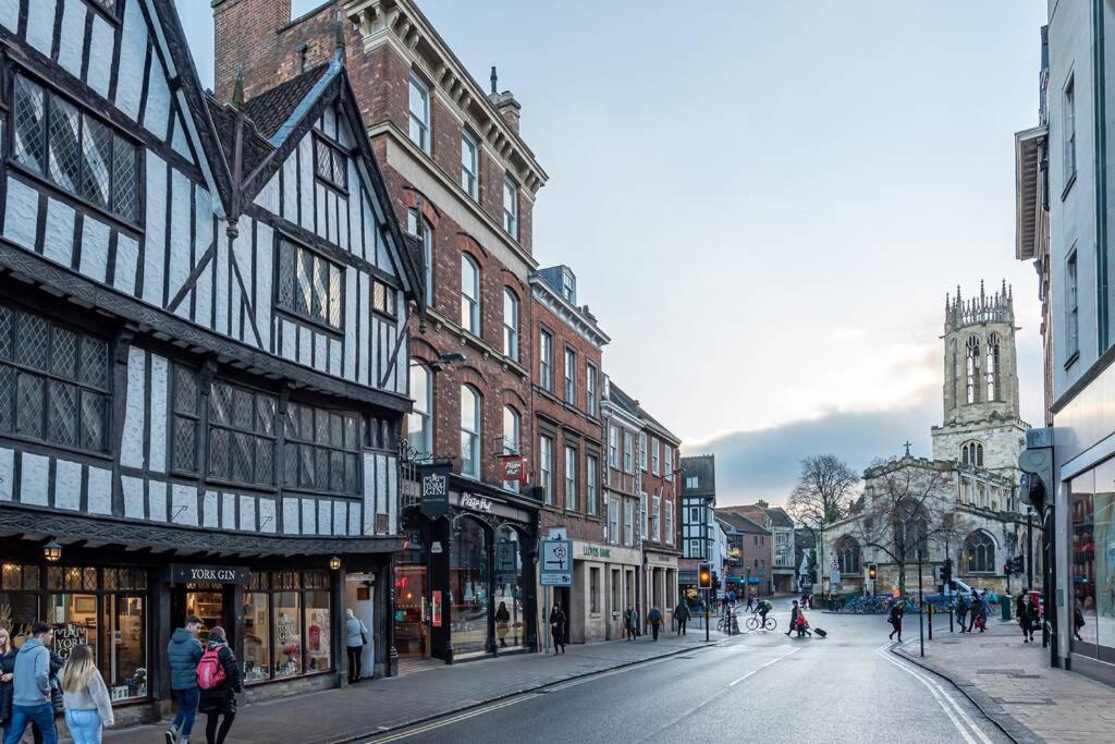 Luxury Apartment Rowntree House Across From The Shambles York Exterior foto